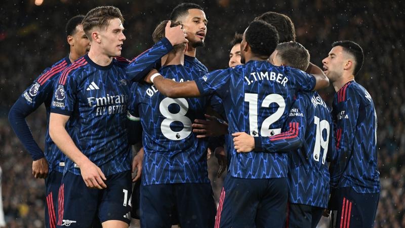 王建民在 2012 年对阵亚特兰大勇士，展现了其在肩伤后通过投球策略取胜的能力